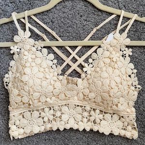 Anemone crochet lace bralette in Cream